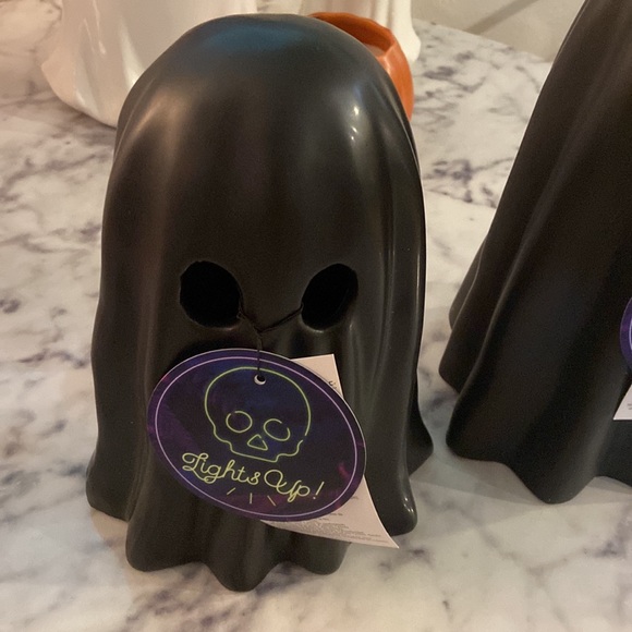 Black matte light up ghost figurines - Picture 2 of 7